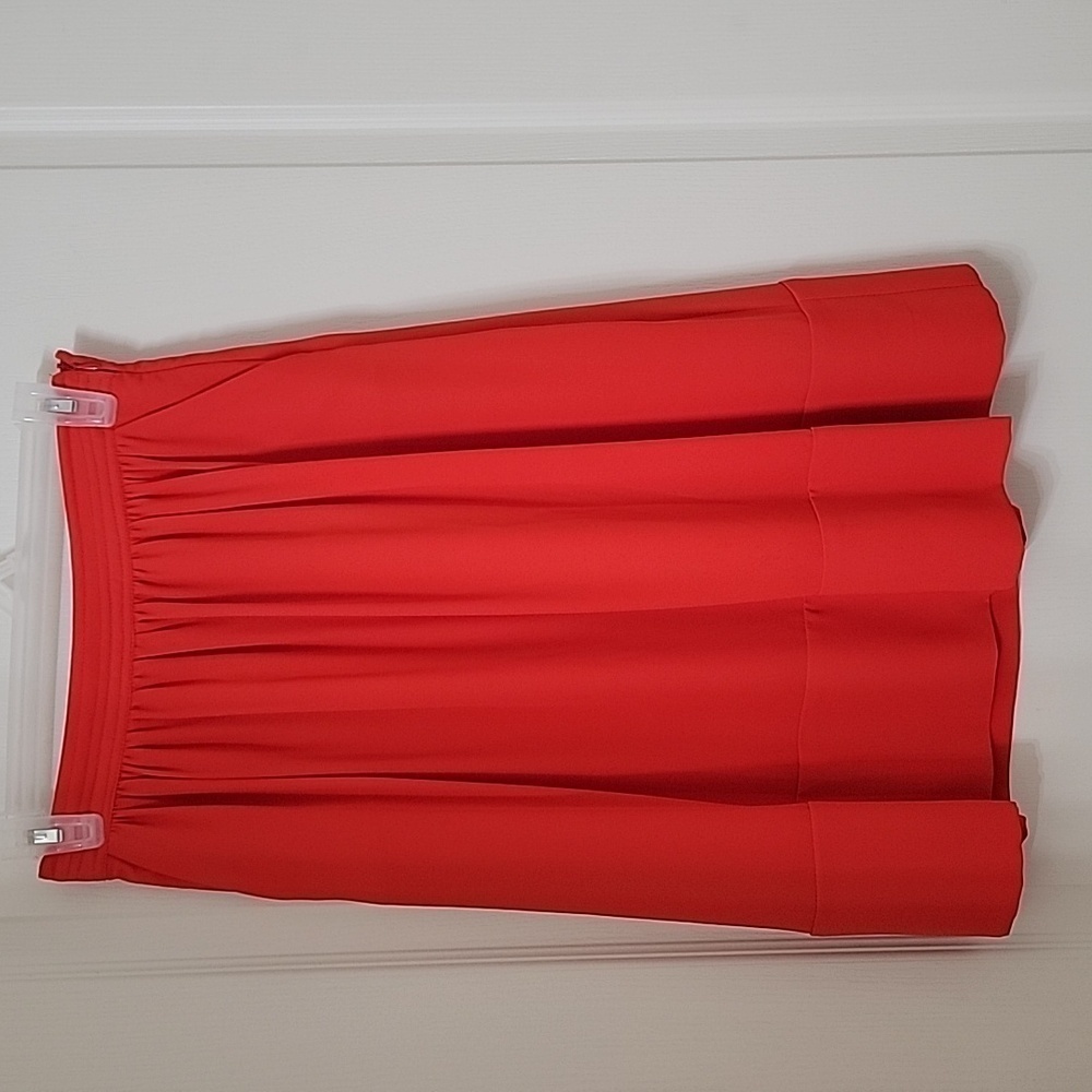 Lila Rose Size 2 Poppy Colored Midi Skirt with Pockets.  Lined, Elastic Waist